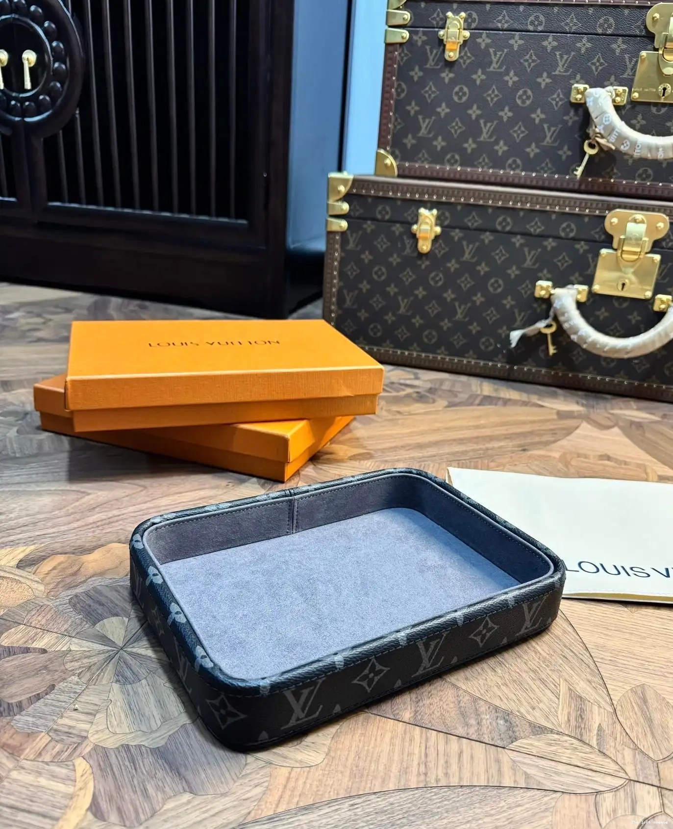 LV VALET TRAY CUSTOM 0522